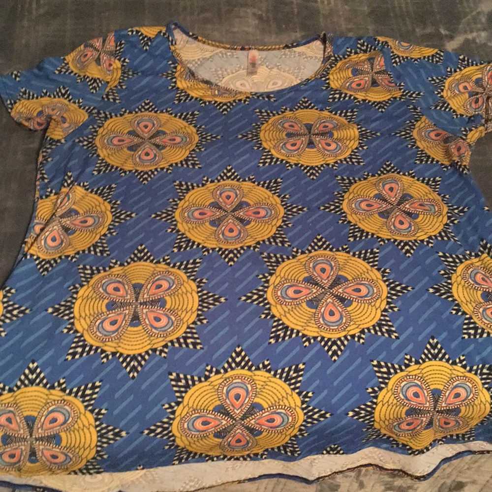 Lularoe Classic Tee